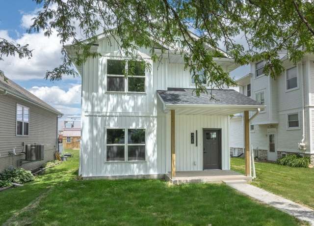 Property at 408 4th Ave SW, Cedar Rapids, IA 52404, 3 beds, 2.5 baths