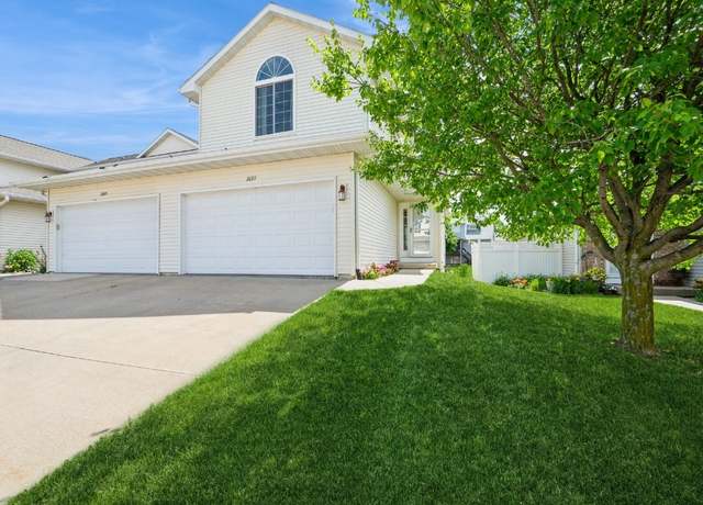 Property at 2635 6th St, Marion, IA 52302, 3 beds, 2.5 baths