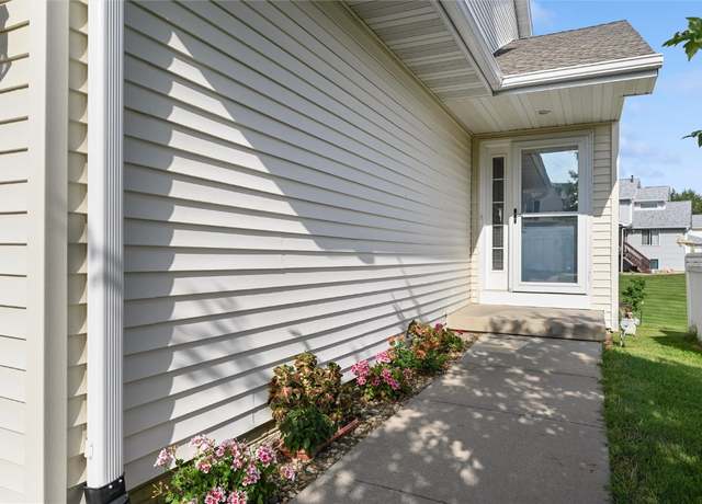 Property at 2635 6th St, Marion, IA 52302, 3 beds, 2.5 baths