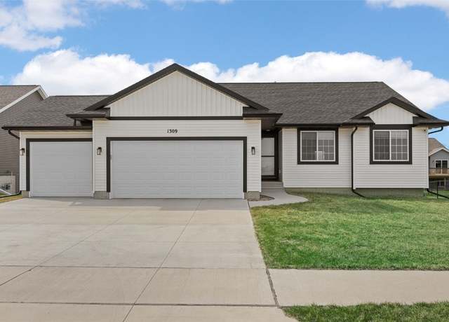Property at 1309 Beringer Ct NE, Cedar Rapids, IA 52402, 4 beds, 2 baths