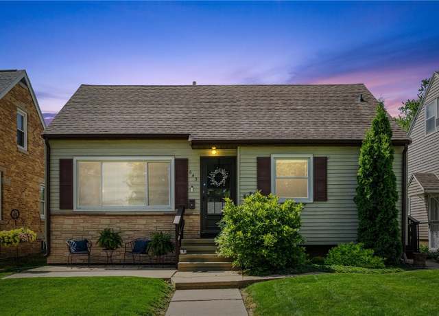 Property at 643 20th Ave SW, Cedar Rapids, IA 52404, 3 beds, 2 baths