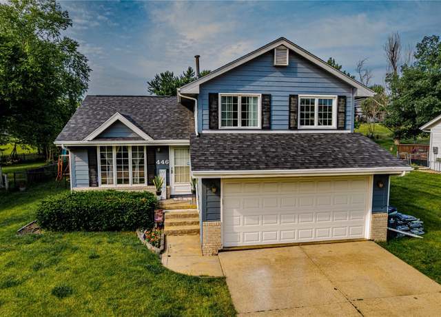 Property at 446 Bezdek Dr NW, Cedar Rapids, IA 52405, 3 beds, 2.5 baths
