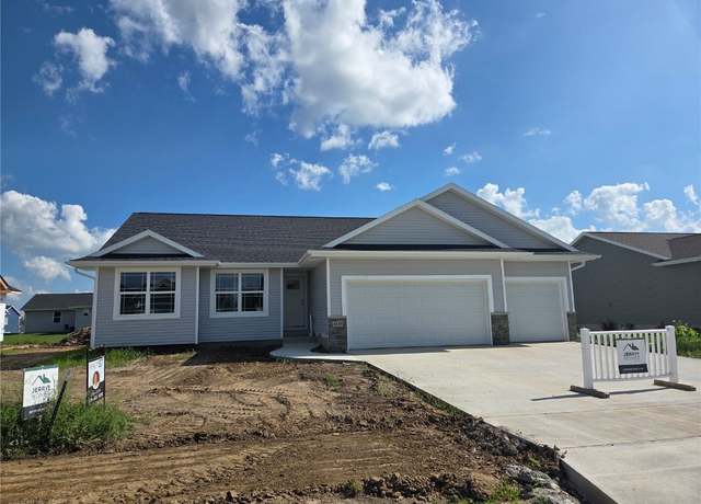 Property at 6133 Glenwood Dr, Marion, IA 52302, 3 beds, 2 baths