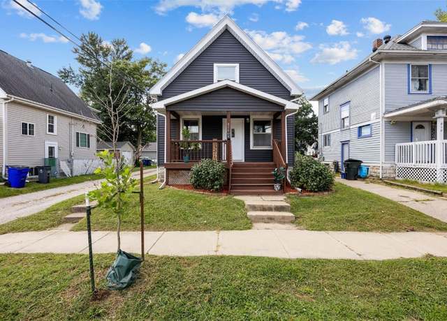 Property at 816 9th St NW, Cedar Rapids, IA 52405, 2 beds, 2 baths