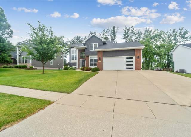 Property at 2385 Wolf Creek Trl, Hiawatha, IA 52233, 3 beds, 3.5 baths