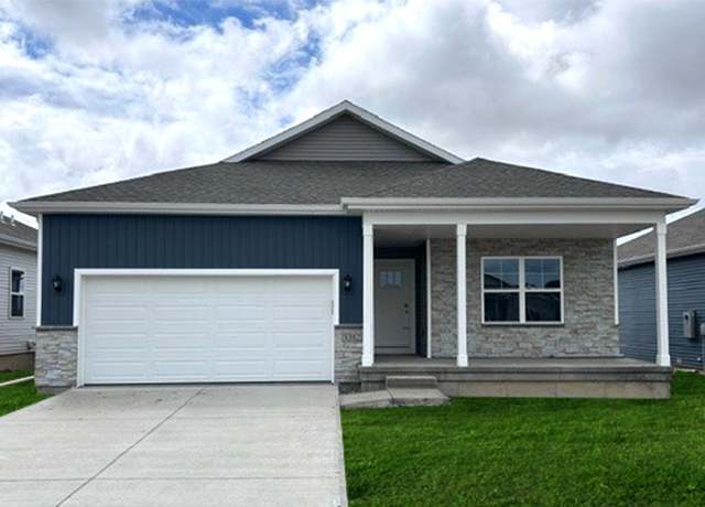Property at 2810 Mary Dr, Hiawatha, IA 52233, 4 beds, 3 baths