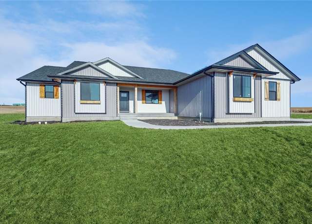Property at 101 Homecoming Ct, Vinton, IA 52349, 5 beds, 3.5 baths