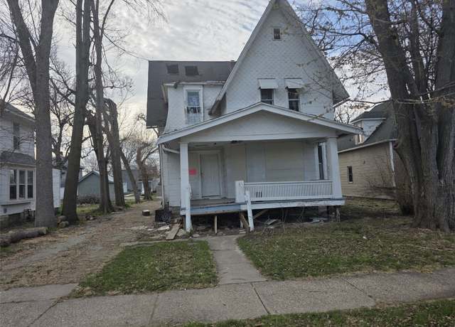 Property at 1623 C Ave NE, Cedar Rapids, IA 52402, 3 beds, 1.5 baths