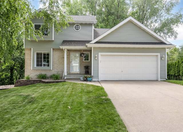 Property at 4127 Harwood Dr NE, Cedar Rapids, IA 52411, 3 beds, 2.5 baths