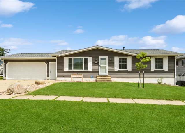 Property at 2160 Pleasantview Dr, Marion, IA 52302, 4 beds, 3 baths
