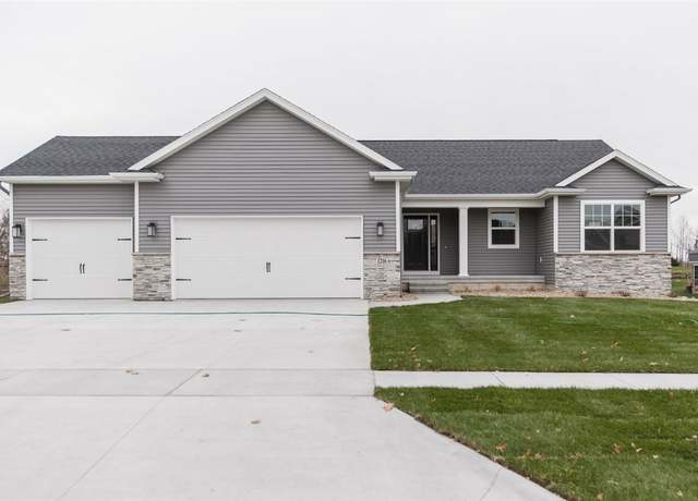 Property at 785 Bowstring Dr, Cedar Rapids, IA 52402, 3 beds, 2 baths