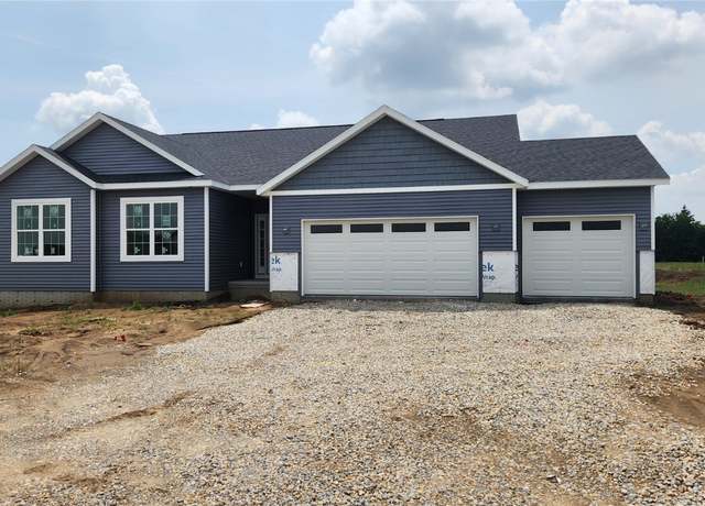 Property at 225 Meadows Field Dr NE, Cedar Rapids, IA 52402, 5 beds, 3 baths