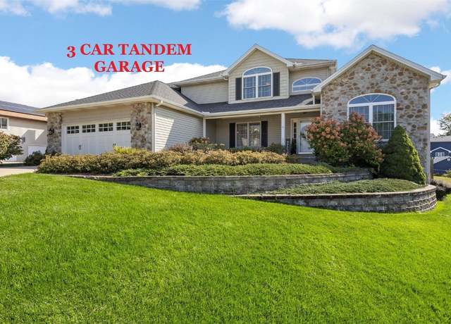Property at 4000 Majestic Ct NE, Cedar Rapids, IA 52411, 5 beds, 3.5 baths