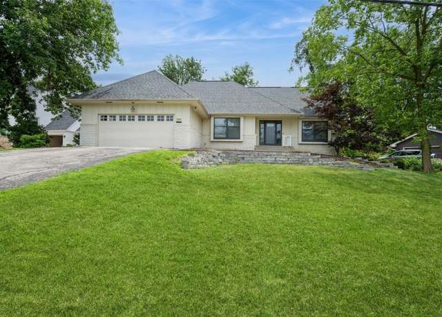 Property at 306 Linden Ter SE, Cedar Rapids, IA 52403, 3 beds, 2.5 baths