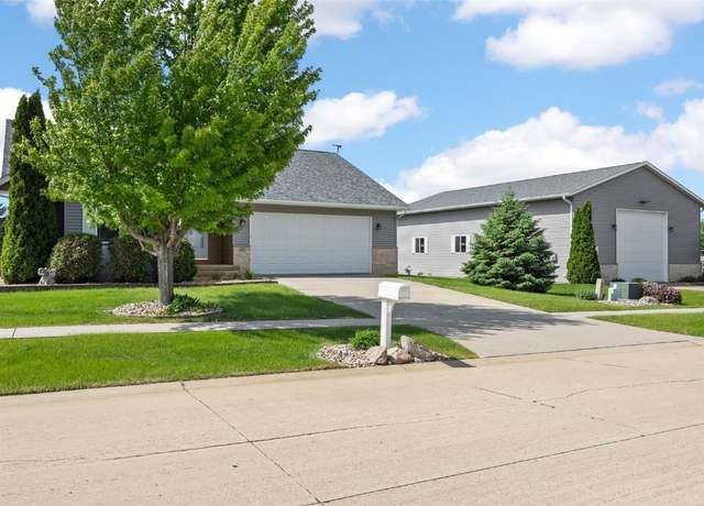 Property at 2201 Tamerac Cir, Marion, IA 52302, 4 beds, 3 baths