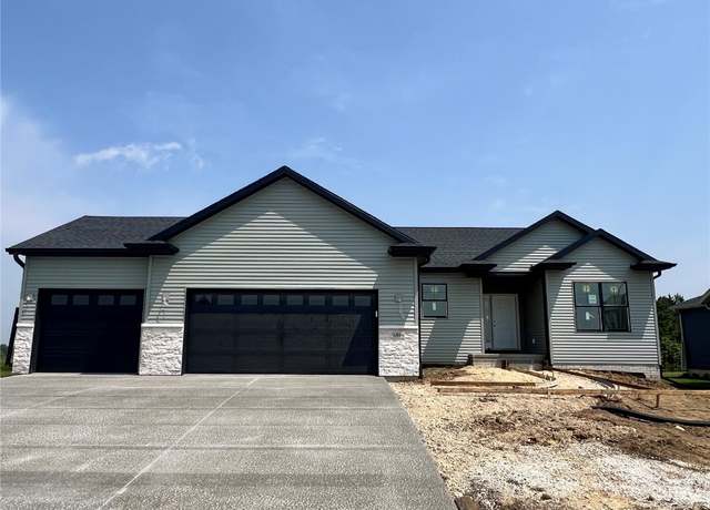 Property at 6806 Artesa Bell Dr, Cedar Rapids, IA 52404, 3 beds, 2 baths