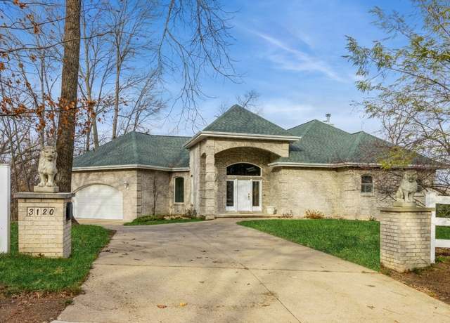 Property at 3120 Cottage Grove Ave SE, Cedar Rapids, IA 52403, 3 beds, 2.5 baths