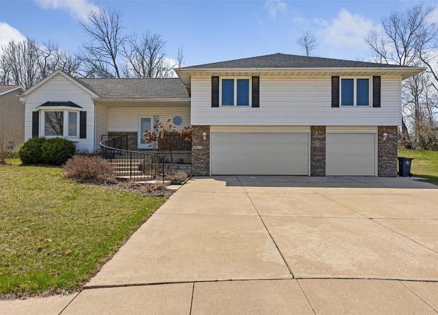 Property at 4711 Savannah Ct SE, Cedar Rapids, IA 52403, 3 beds, 3 baths