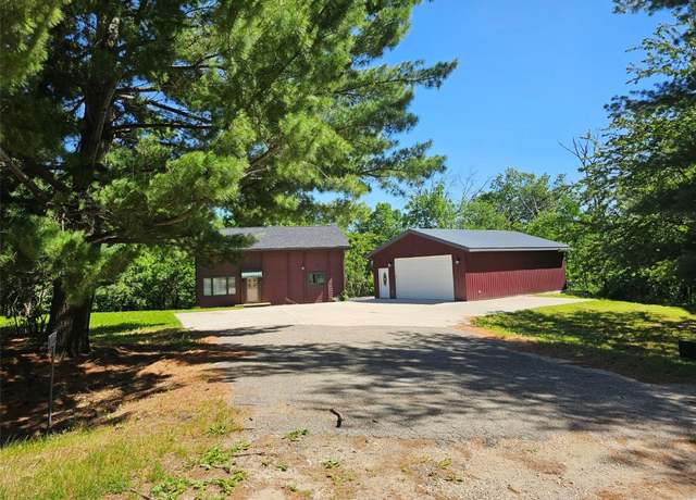 Property at 2689 Wapsi Ridge Dr, Walker, IA 52352, 4 beds, 3 baths