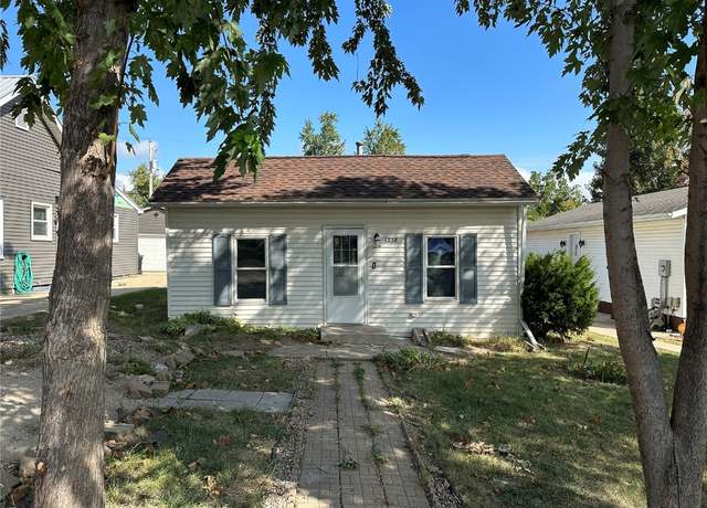 Property at 1338 22nd Ave SW, Cedar Rapids, IA 52404, 1 bed, 1 bath