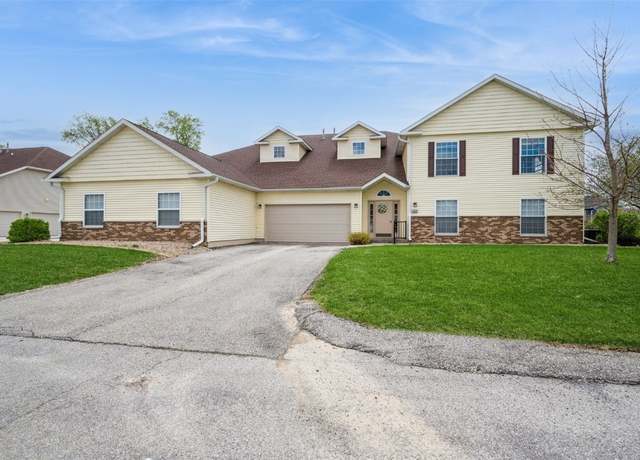 Property at 4525 Westchester Dr NE Unit D, Cedar Rapids, IA 52402, 2 beds, 2 baths