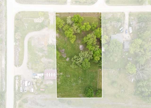 Property at 3 Klemish Cir, Center Point, IA 52213