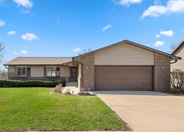 Property at 2709 Camelot Ave NW, Cedar Rapids, IA 52405, 4 beds, 3 baths