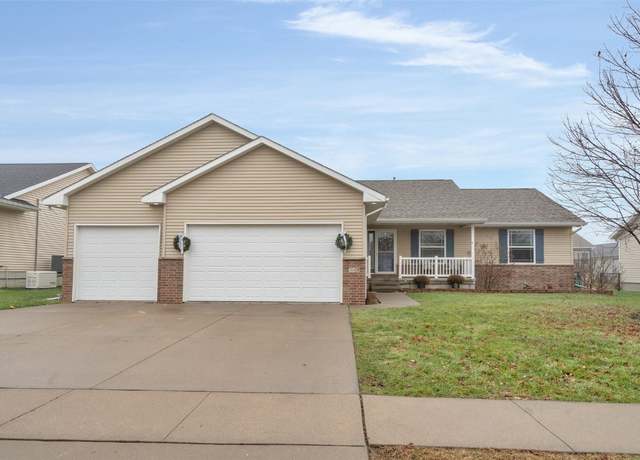 Property at 345 Rosslare St, Marion, IA 52302, 4 beds, 3 baths