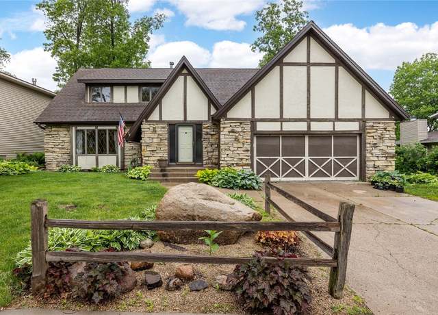 Property at 4633 Northwood Dr NE, Cedar Rapids, IA 52402, 5 beds, 2.5 baths