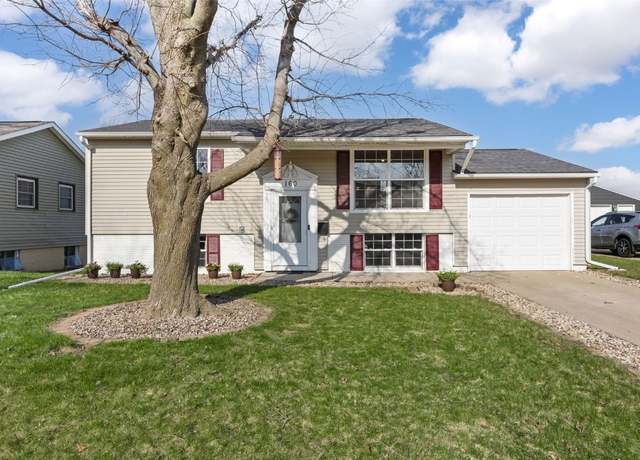 Property at 160 Belvedere Dr Dr NW, Cedar Rapids, IA 52405, 3 beds, 2 baths