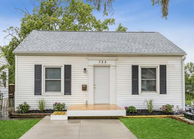 Property at 723 34th St NE, Cedar Rapids, IA 52402, 4 beds, 2 baths
