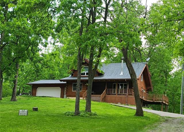 Property at 6059 28 Avenue Dr, Vinton, IA 52349, 2 beds, 2 baths