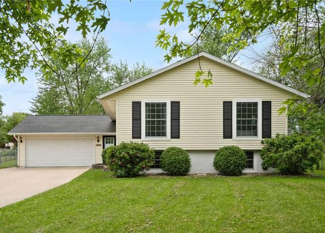 Property at 3533 35th Street Ct, Marion, IA 52302, 4 beds, 2 baths