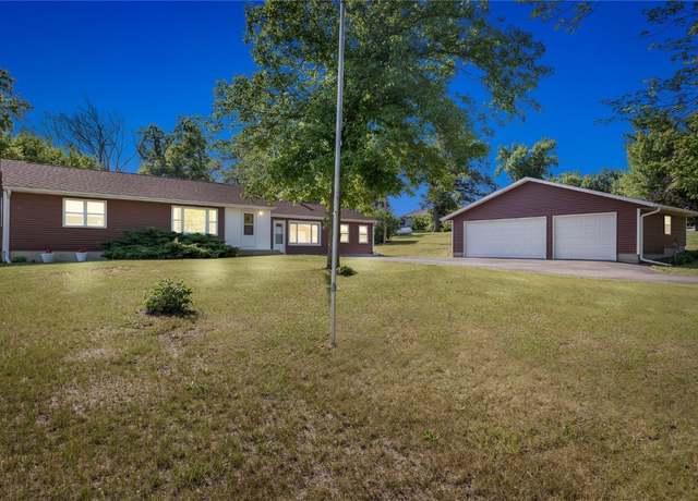 Property at 985 Cedar Woods Rd SE, Cedar Rapids, IA 52403, 4 beds, 2 baths