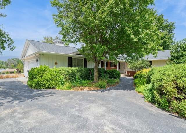 Property at 341 34th St SE, Cedar Rapids, IA 52403, 3 beds, 3.5 baths