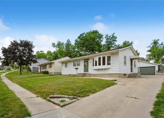 Property at 3624 Bel Air Dr SE, Cedar Rapids, IA 52403, 3 beds, 2 baths