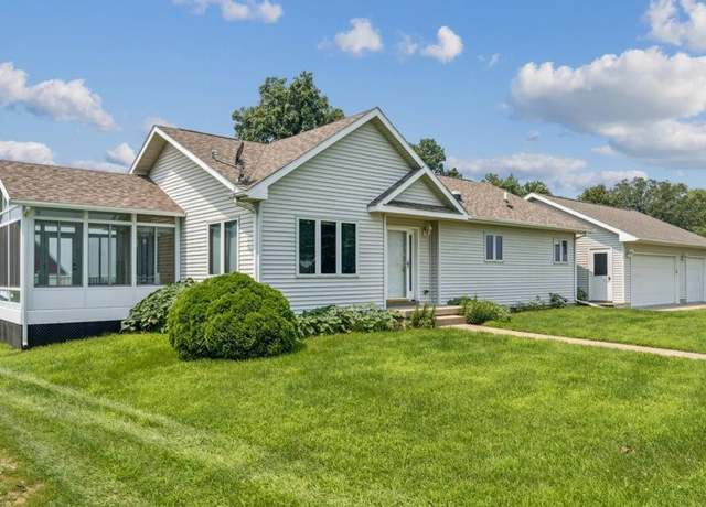 Property at 5141 25th Ave, Brandon, IA 52210, 3 beds, 3 baths