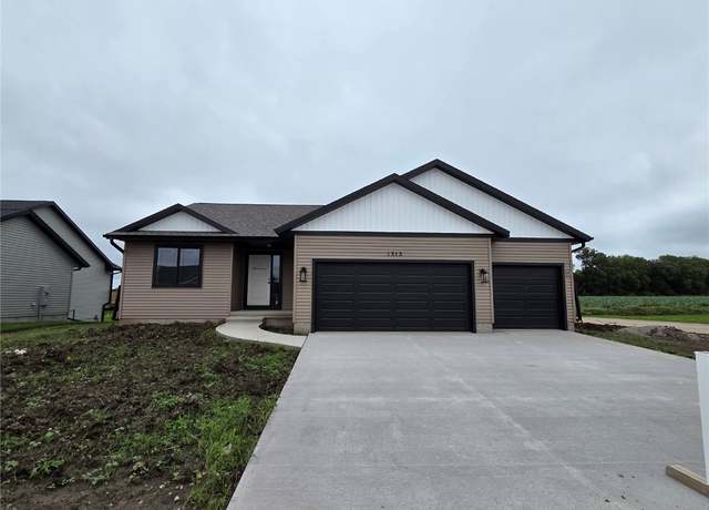 Property at 1312 Beringer Ct NE, Cedar Rapids, IA 52402, 3 beds, 2 baths