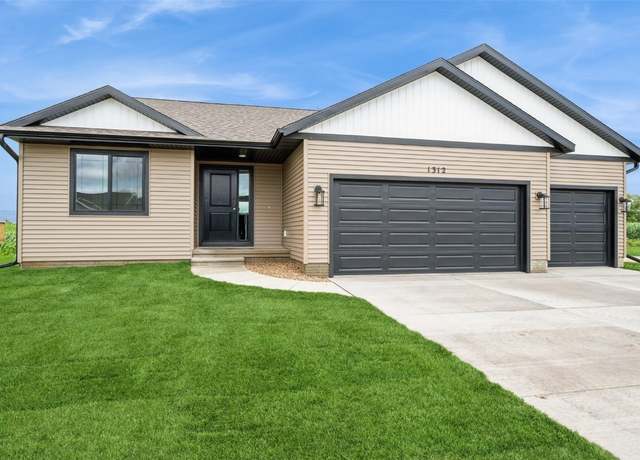 Property at 1312 Beringer Ct NE, Cedar Rapids, IA 52402, 3 beds, 2 baths