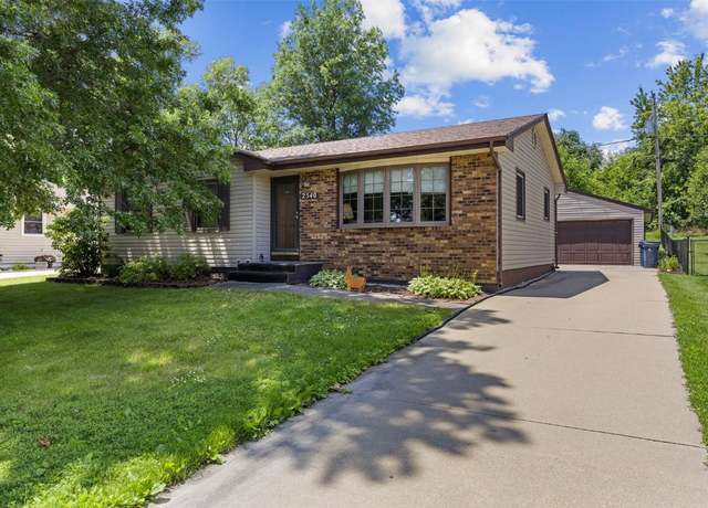 Property at 2540 Lori Dr SW, Cedar Rapids, IA 52404, 3 beds, 2 baths