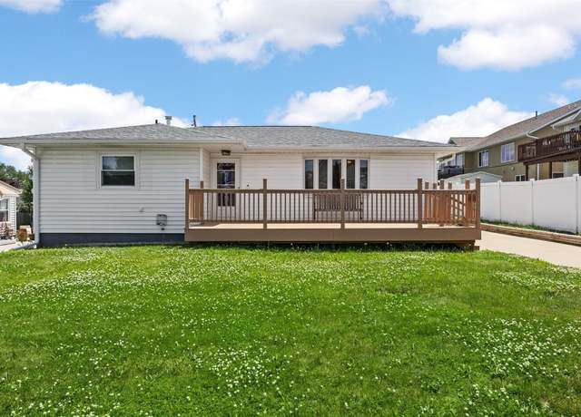 Property at 2469 1st St SW, Cedar Rapids, IA 52404, 3 beds, 2 baths
