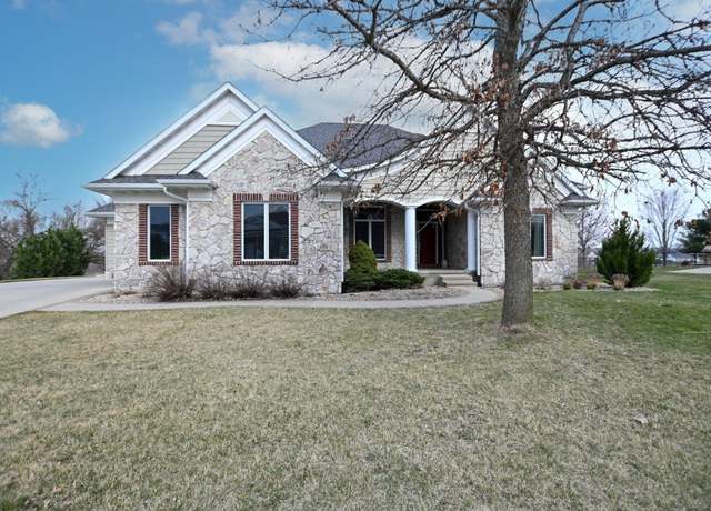 Property at 3271 Mulberry Dr, Marion, IA 52302, 4 beds, 3 baths
