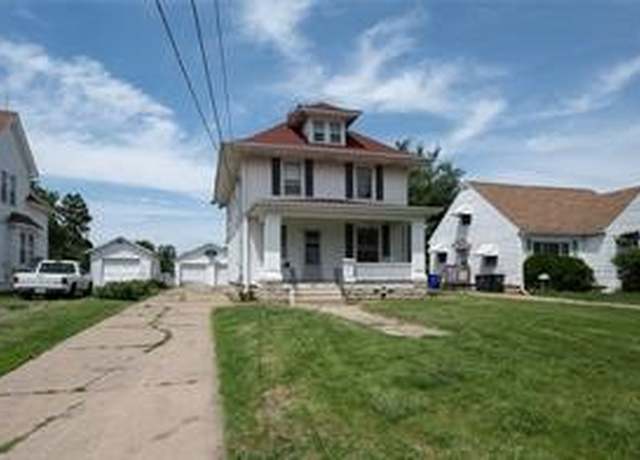 Property at 266 24th Ave SW, Cedar Rapids, IA 52404, 3 beds, 2 baths