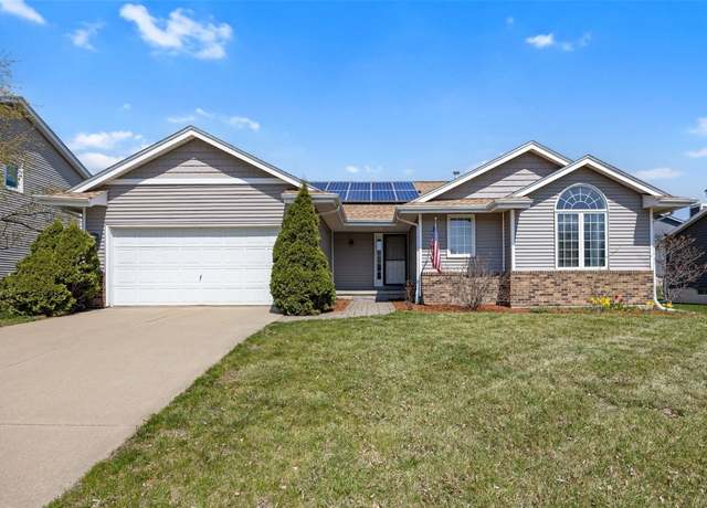 Property at 435 Bezdek Dr NW, Cedar Rapids, IA 52405, 3 beds, 3 baths