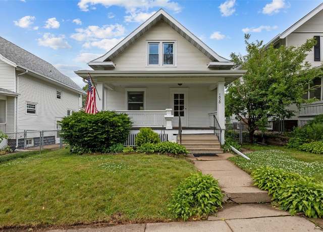 Property at 1828 7th Ave SE, Cedar Rapids, IA 52403, 2 beds, 2 baths