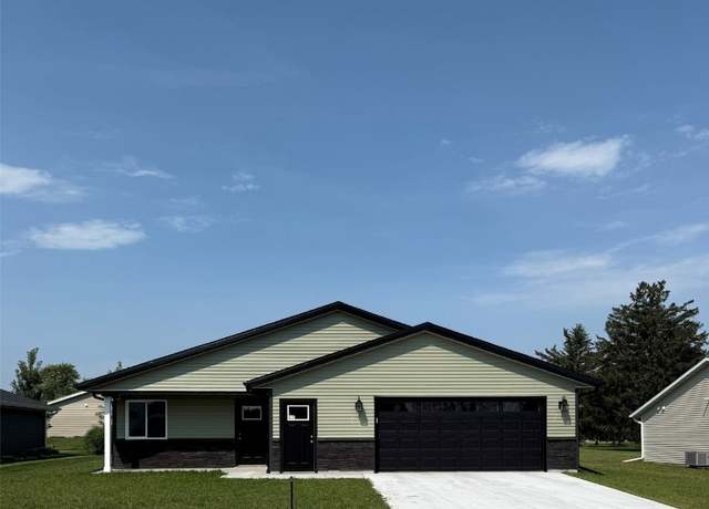 Property at 1205 G Ave, Vinton, IA 52349, 3 beds, 2 baths