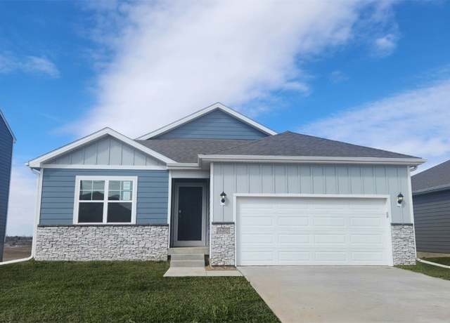 Property at 705 E Goldfinch Dr, Tiffin, IA 52340, 4 beds, 3 baths