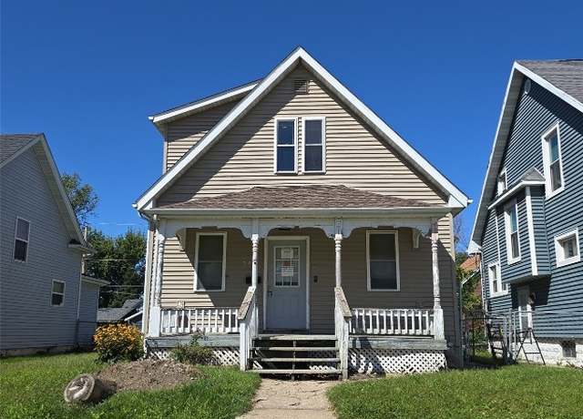 Property at 804 SW N St, Cedar Rapids, IA 52404, 2 beds, 1.5 baths