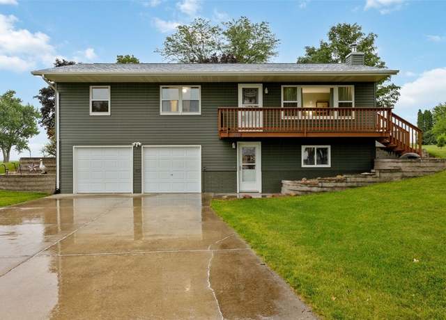 Property at 7812 Wieneke Cir, Cedar Rapids, IA 52404, 3 beds, 1.5 baths