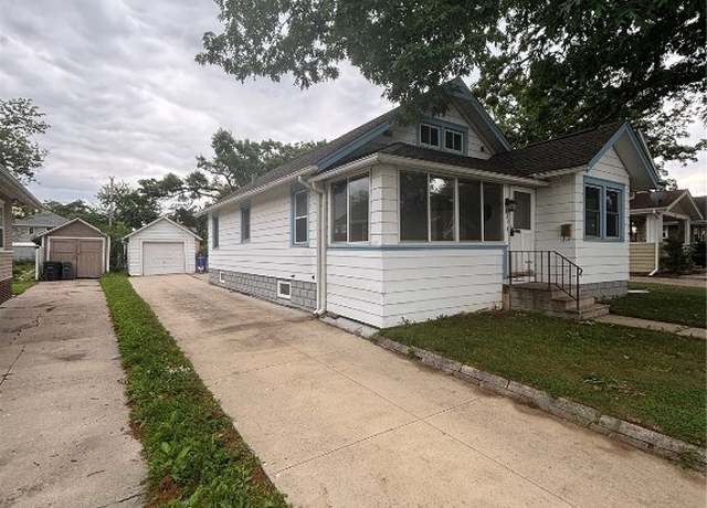 Property at 832 Daniels St NE, Cedar Rapids, IA 52402, 3 beds, 1 bath